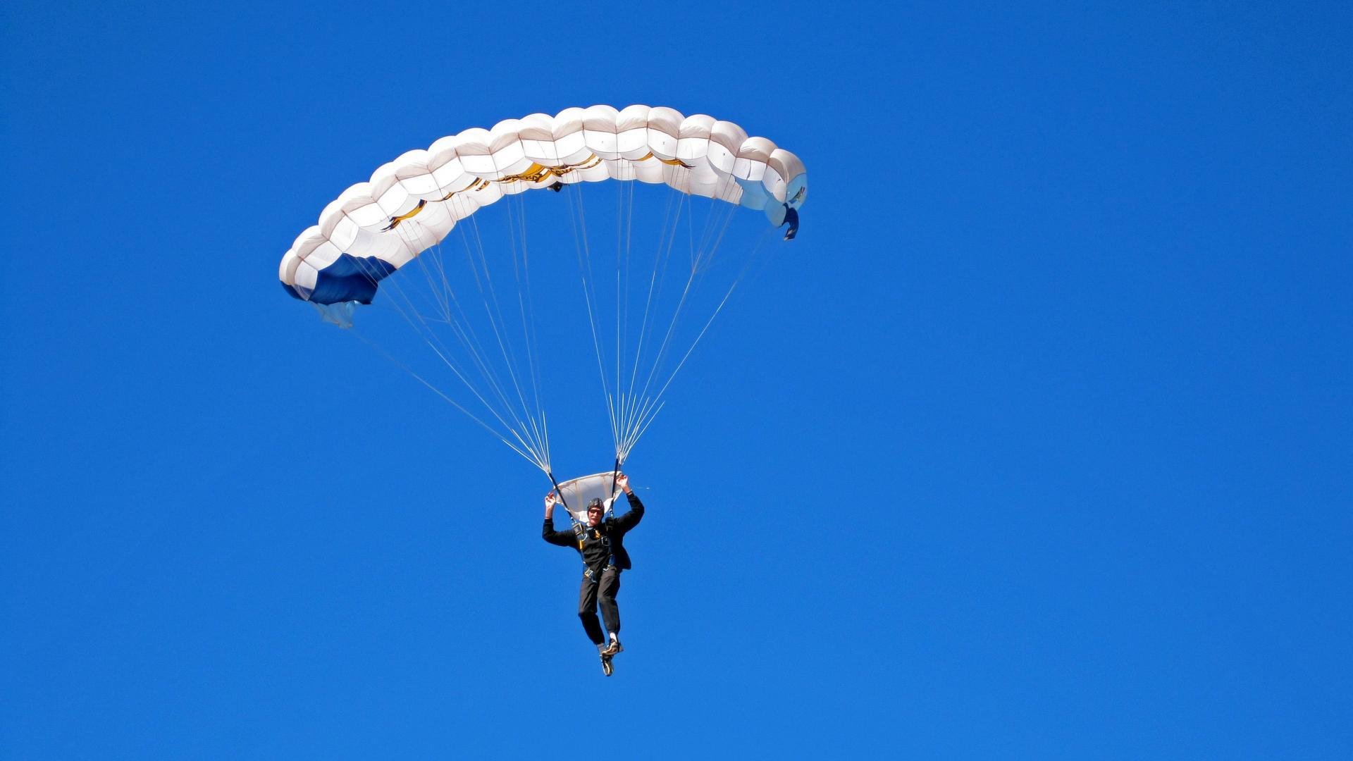 ky体育平台-_职业摔跤：热血挑战常规体育规则_，职业摔跤联盟游戏怎么玩